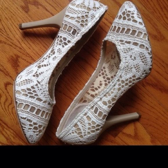 Dolce & Gabbana Ivory Crochet & Mesh Pumps 40 NWT - Picture 3 of 4
